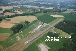 Flugplatz Schrding Suben -Luftaufnahme ber der Platzrunde aus sdstlicher Richtung